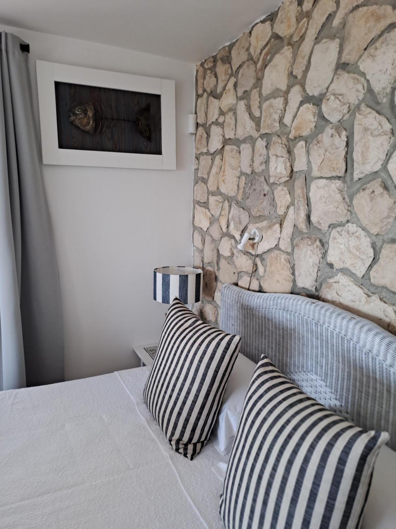 Kleinzee Oceanfront Guesthouse Gansbaai Bagian luar foto