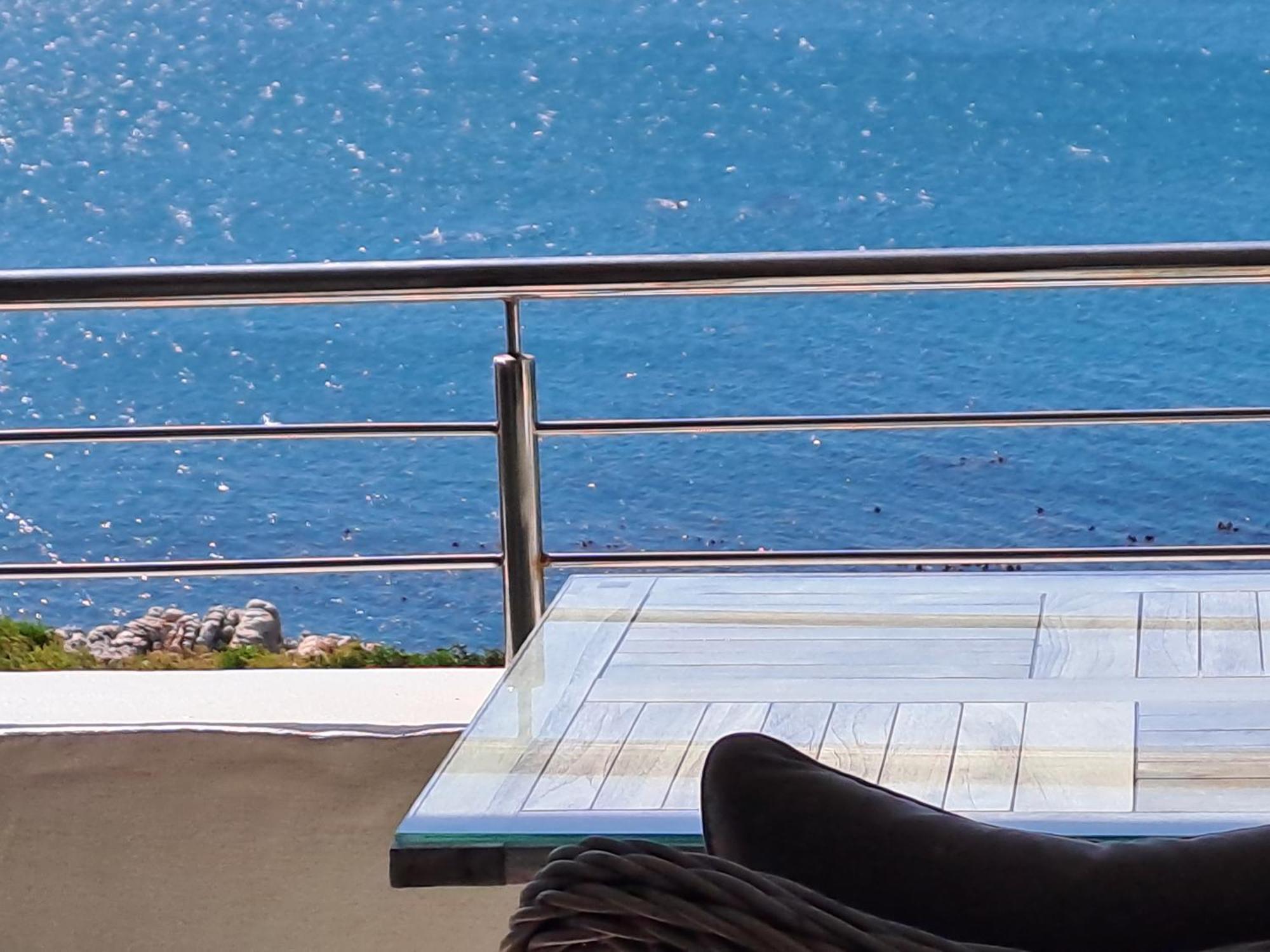 Kleinzee Oceanfront Guesthouse Gansbaai Bagian luar foto